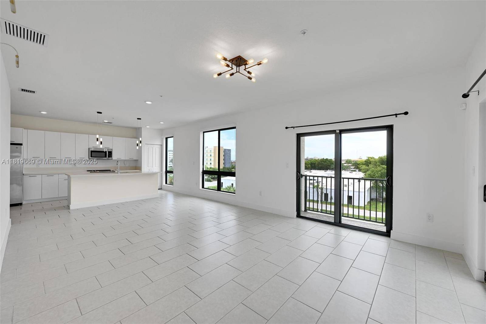 Doral, FL 33166,8167 NW 41st St #E-406