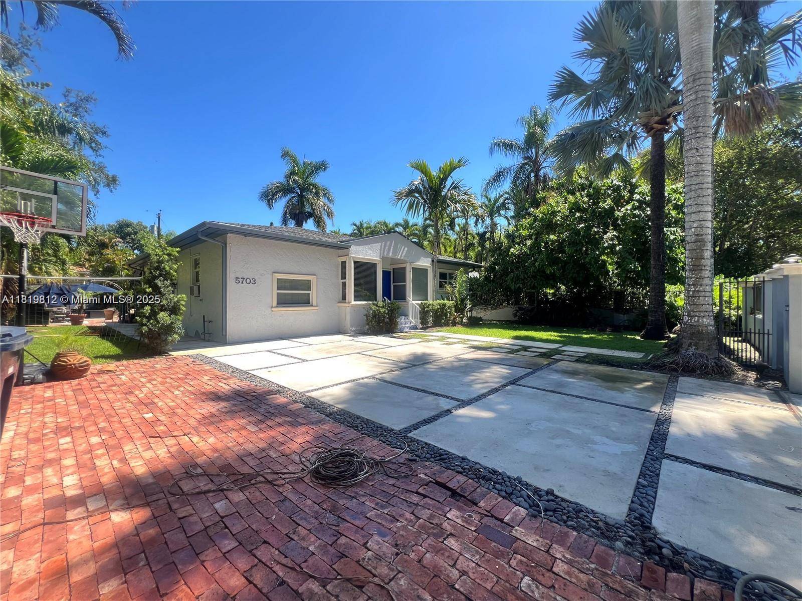 South Miami, FL 33143,5703 SW 83rd St #-