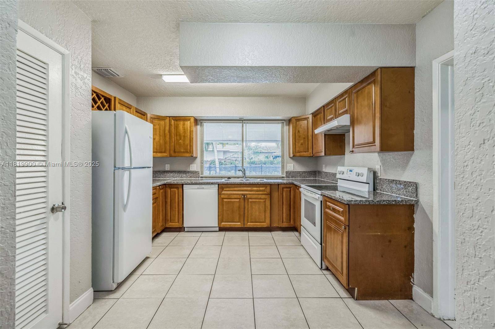 Plantation, FL 33317,4818 NW 8th St