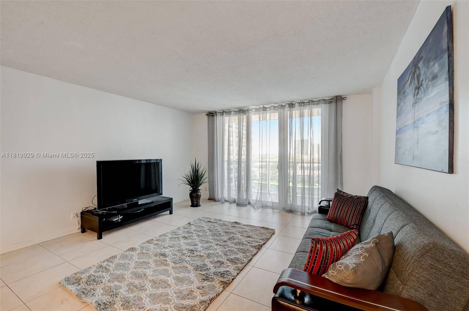 Hollywood, FL 33019,3800 S Ocean Dr #1123