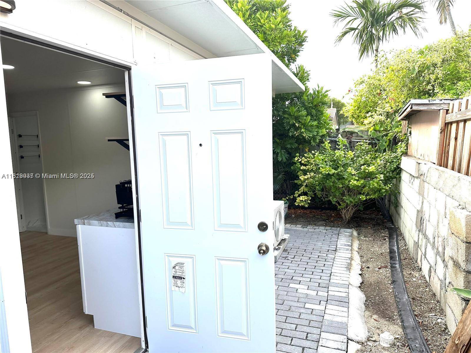 Miami, FL 33155,8235 SW 41st Ter #1