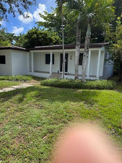 Coral Gables, FL 33134,905 Tangier St