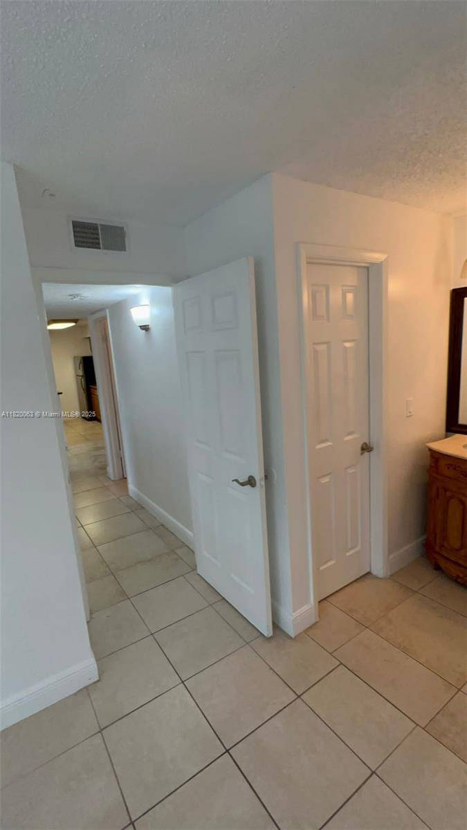 Pompano Beach, FL 33069,1263 SW 46th Ave #2104