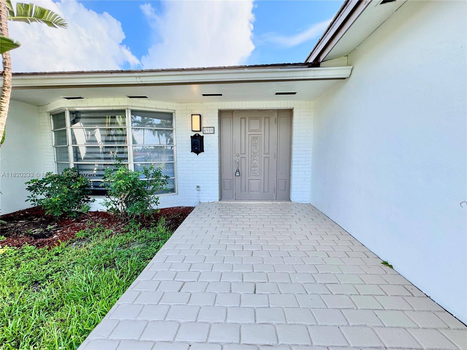 Hollywood, FL 33021,4905 Harrison St #4905