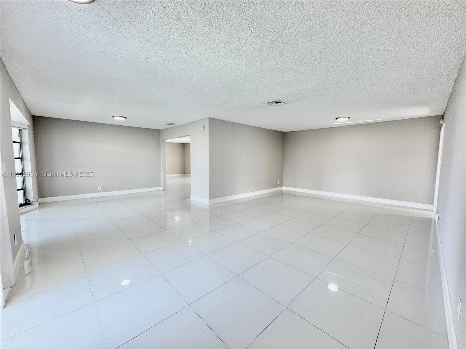 Hollywood, FL 33021,4905 Harrison St #4905