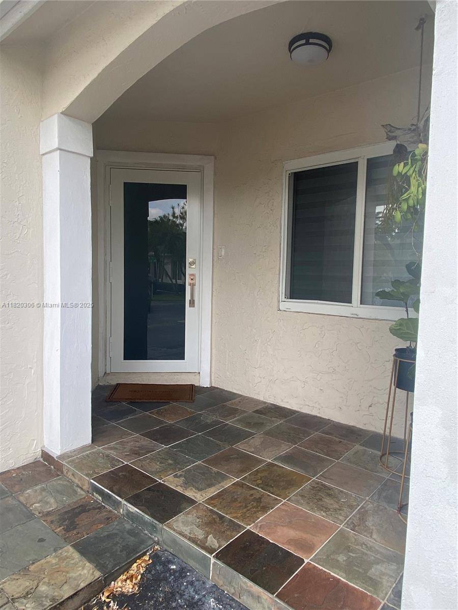 Doral, FL 33178,10090 NW 57th St