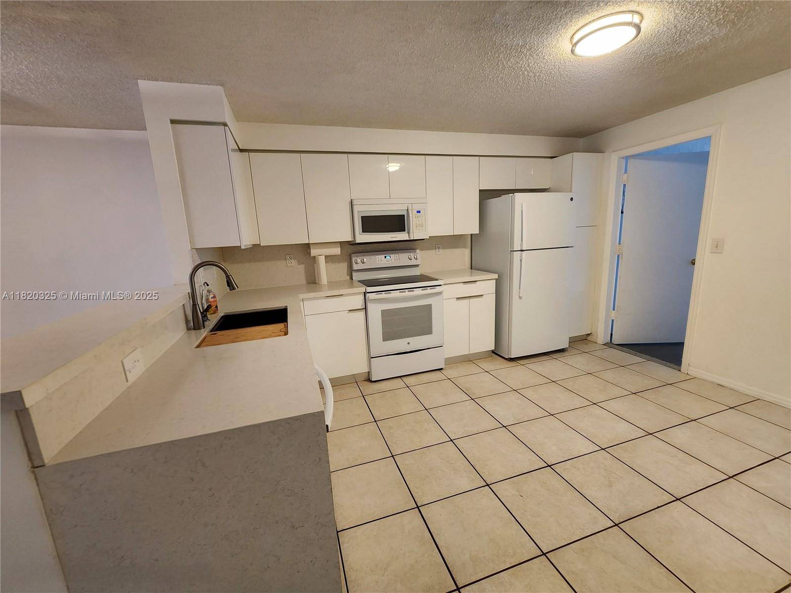 Weston, FL 33326,1050 Sorrento Dr #1050
