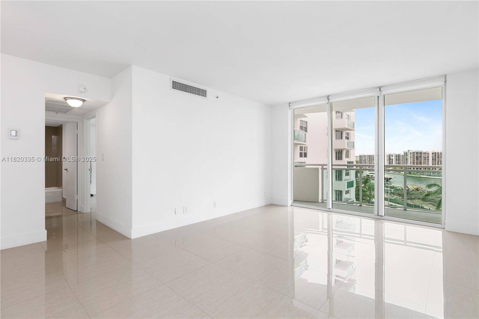 Hollywood, FL 33019,3001 S Ocean Dr #737