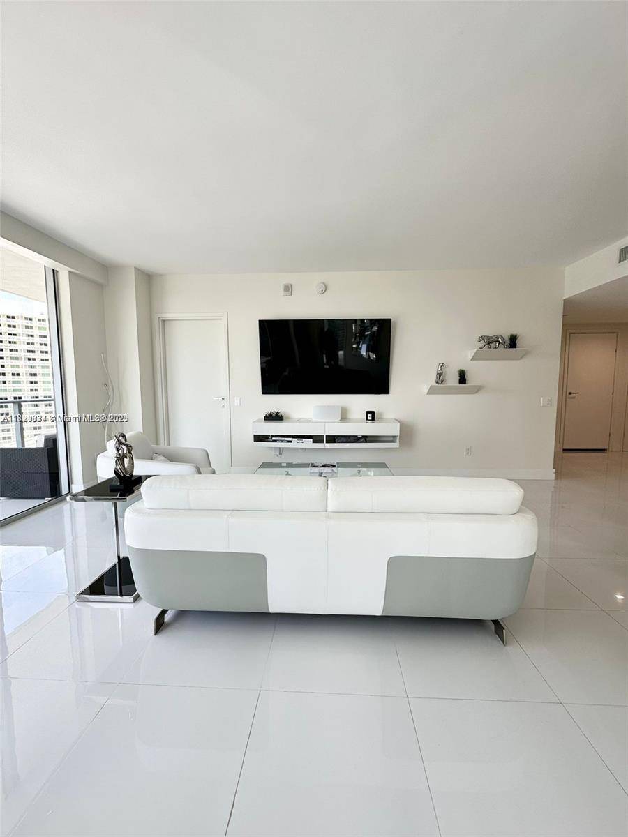 Miami, FL 33131,1300 Brickell Bay Dr #3101