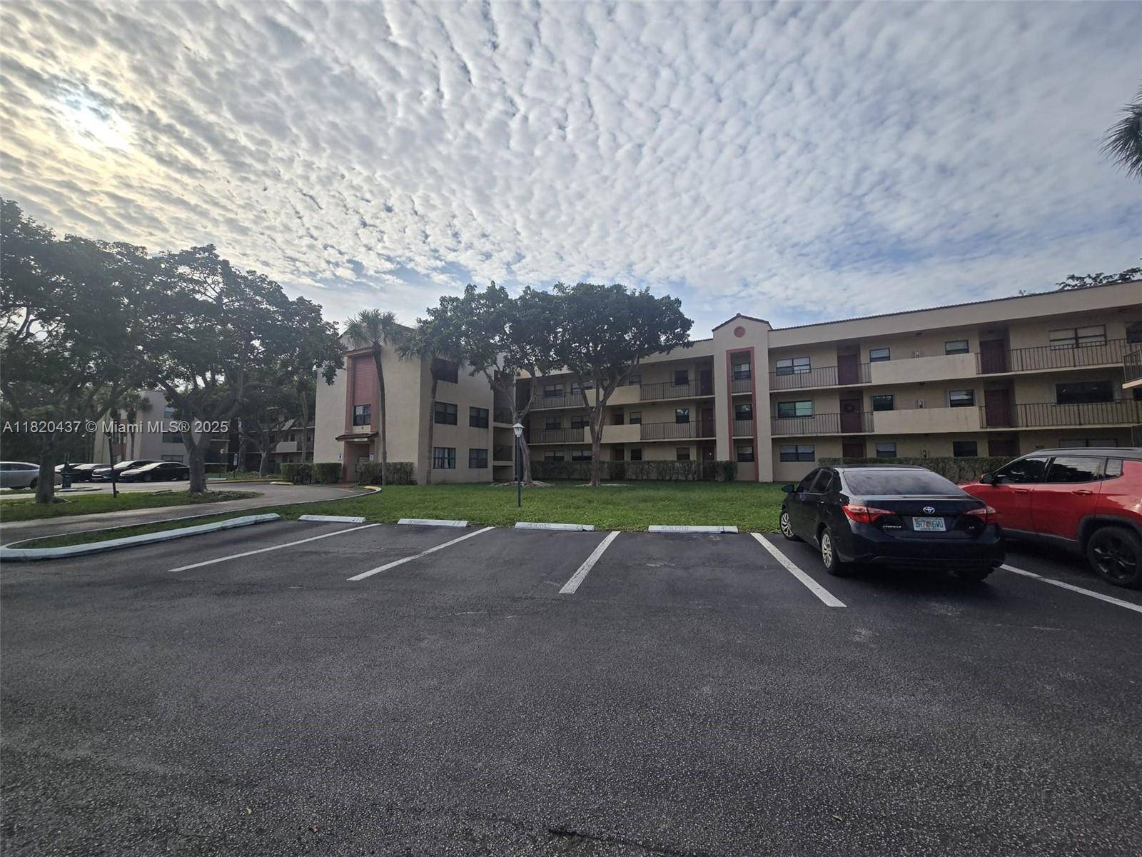 Miramar, FL 33025,3396 Foxcroft Rd #113