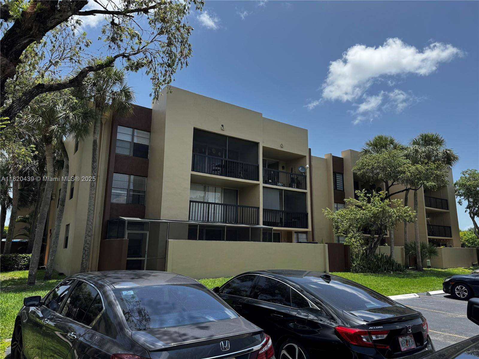Miami, FL 33176,10875 SW 112th Ave #206