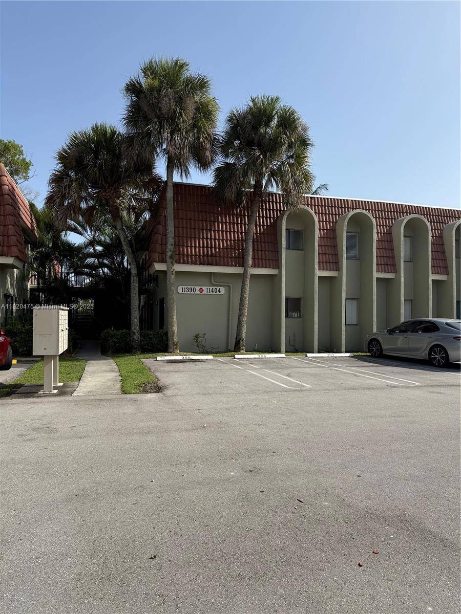 Coral Springs, FL 33065,11392 Royal Palm Blvd #11392