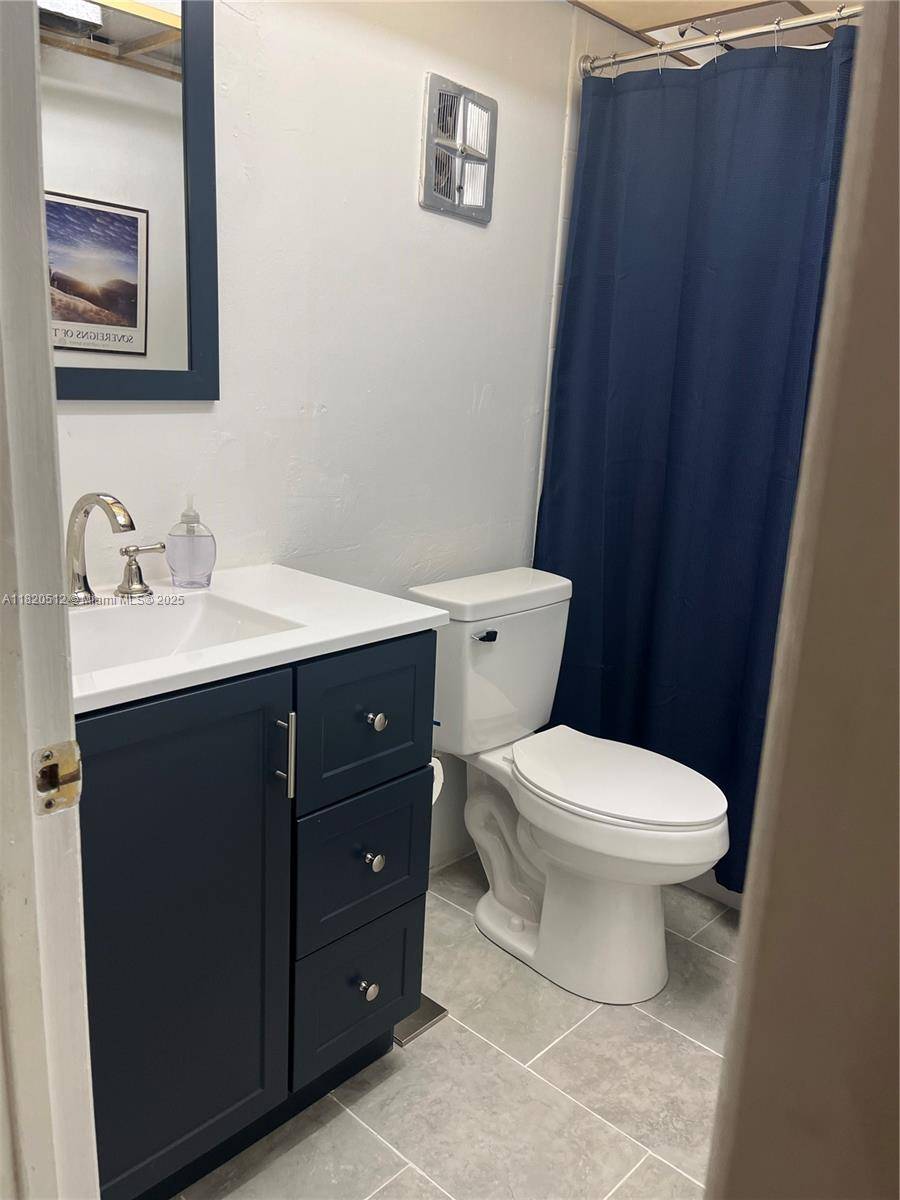 Plantation, FL 33313,7450 NW 17th St #107