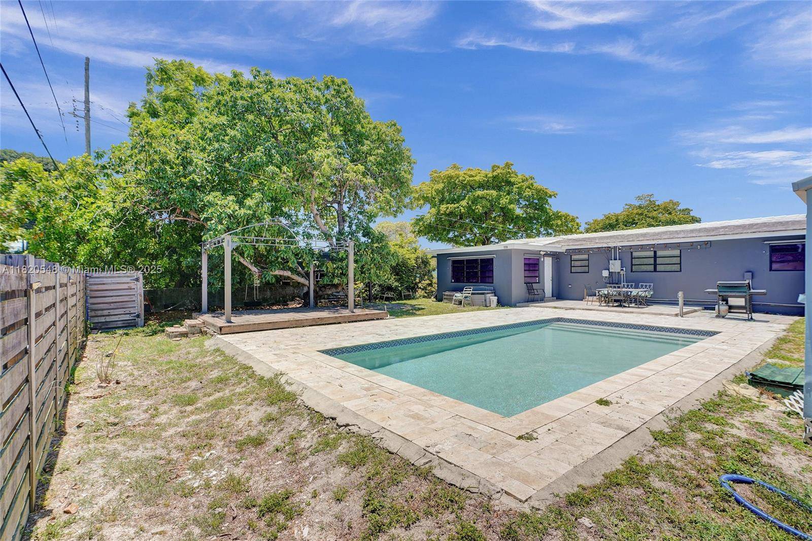 Hollywood, FL 33021,3338 Cleveland St