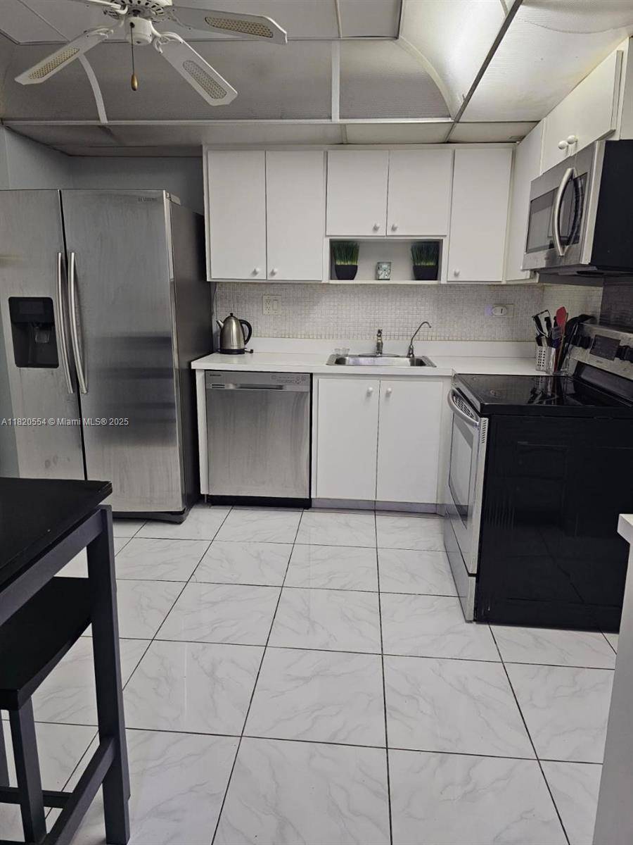 Sunny Isles Beach, FL 33160,251 174th St #2111