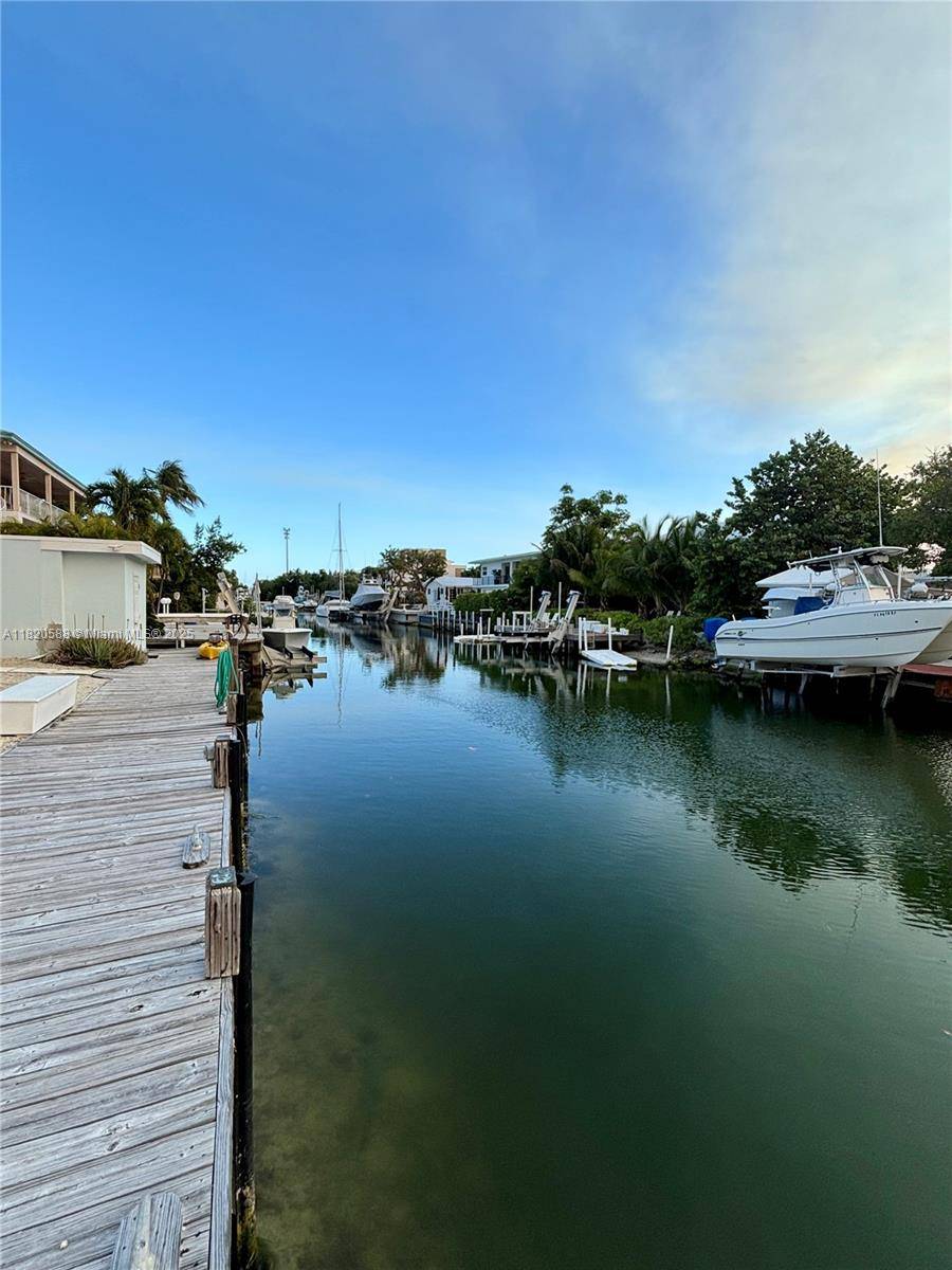 Islamorada, FL 33036,198 Gulfview Dr #3