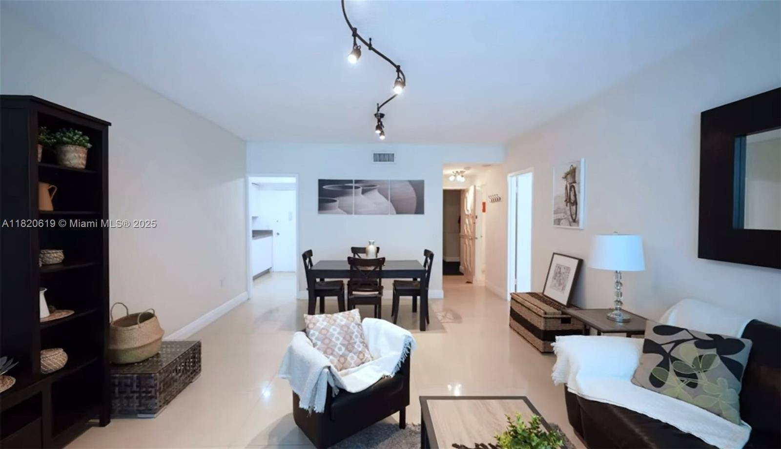 Hollywood, FL 33019,3505 S Ocean Dr #411