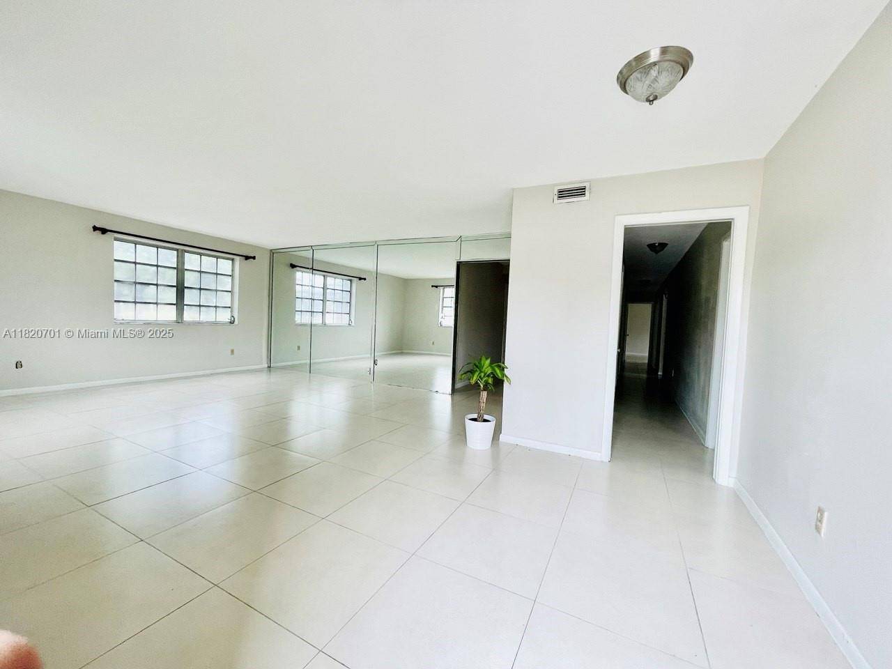 Coral Gables, FL 33146,5099 Ponce De Leon Blvd #.