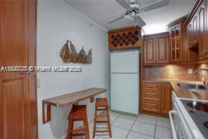 Miami Beach, FL 33141,6969 Collins Ave #411