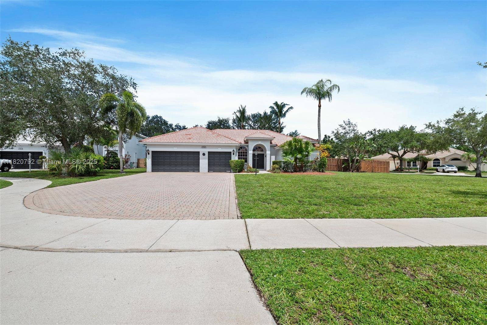 Pembroke Pines, FL 33331,6946 Mariposa Cir Ct