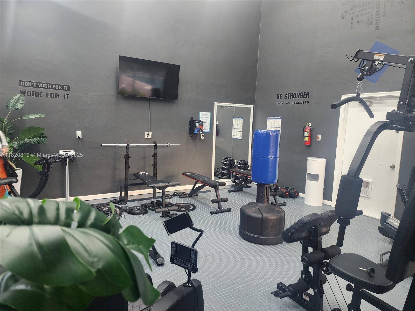 Sunrise, FL 33322,2541 Aragon Blvd #105
