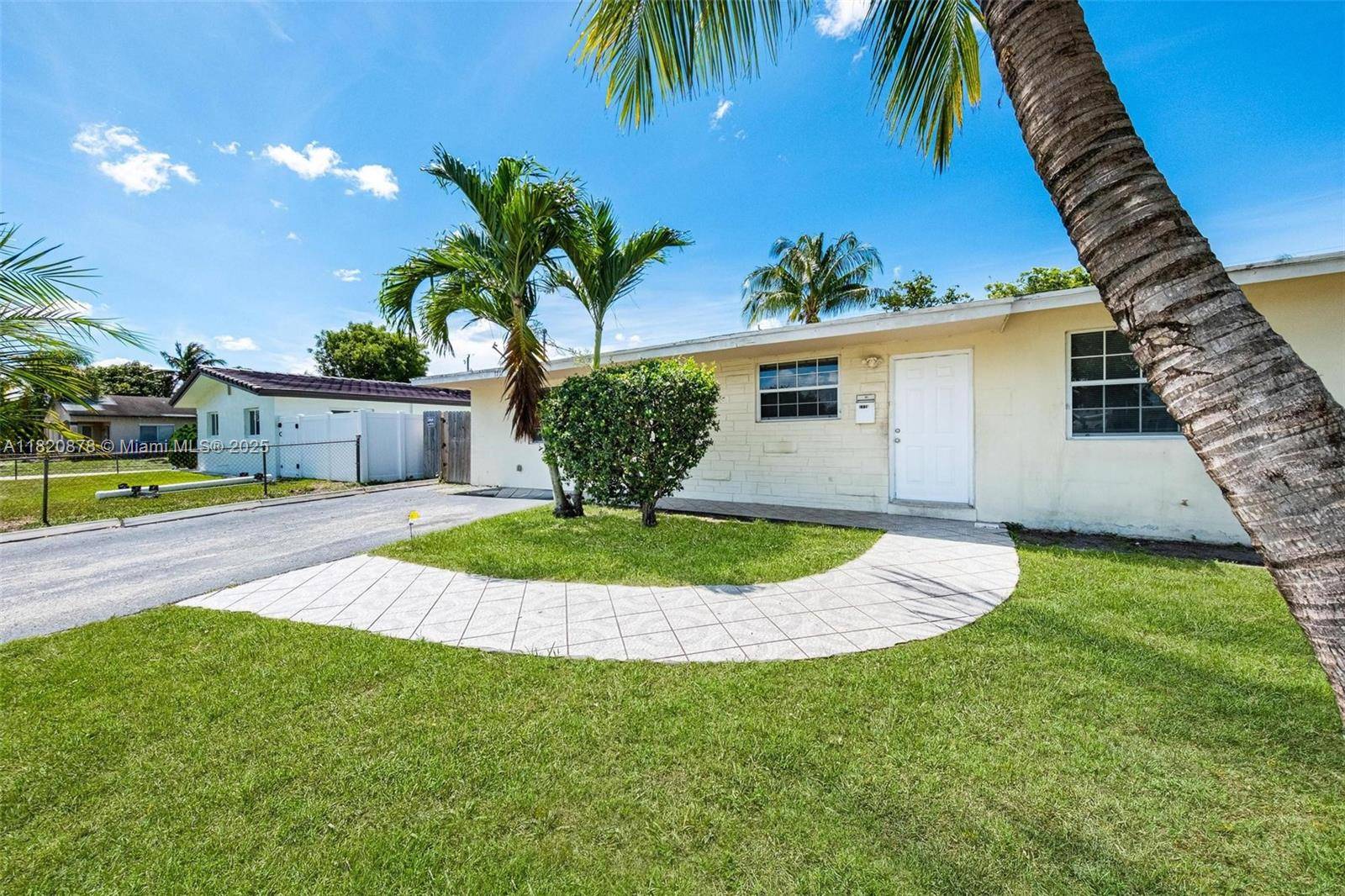 Hollywood, FL 33024,7771 Simms St