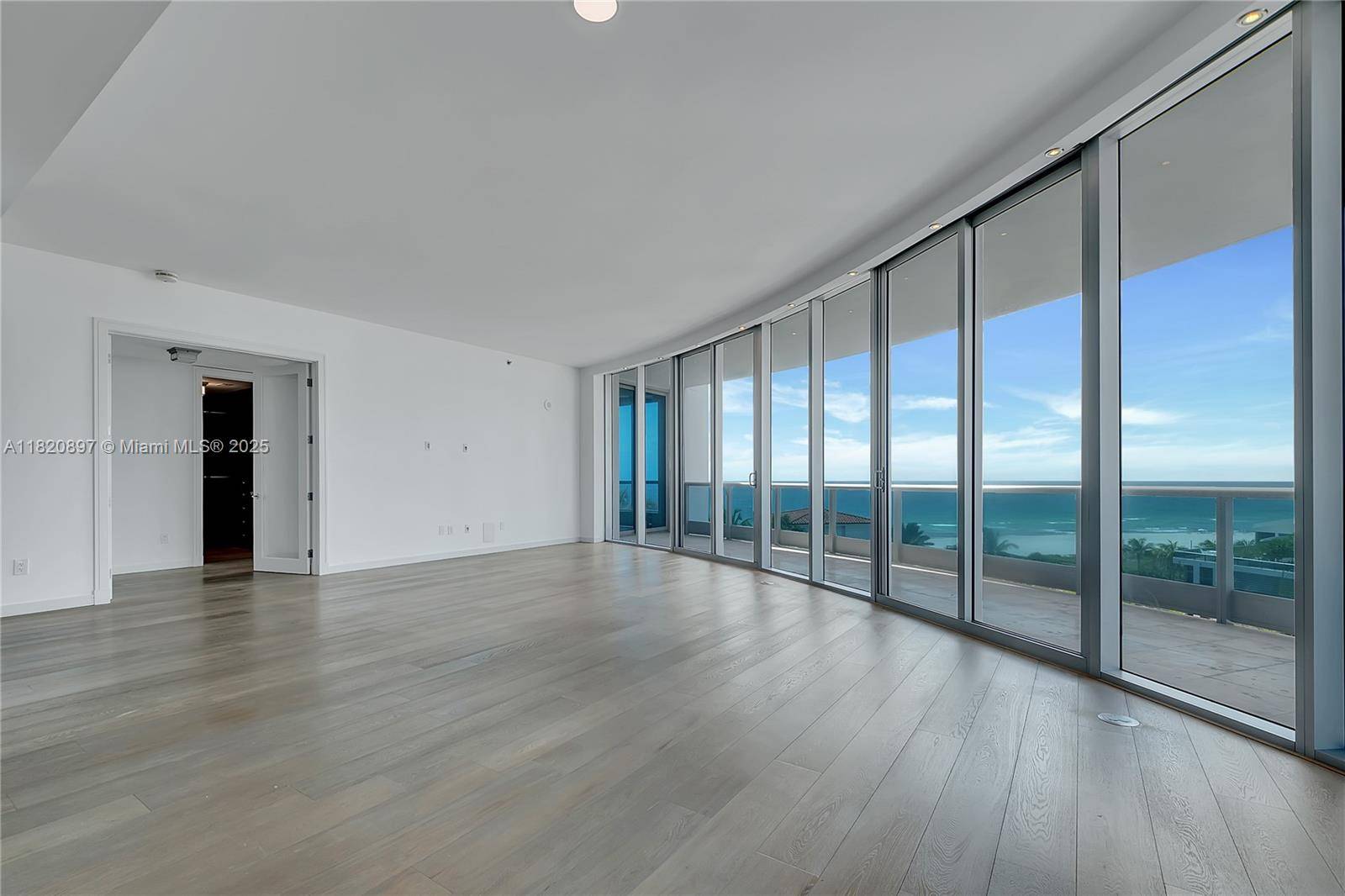 Miami Beach, FL 33140,5959 Collins Ave #802