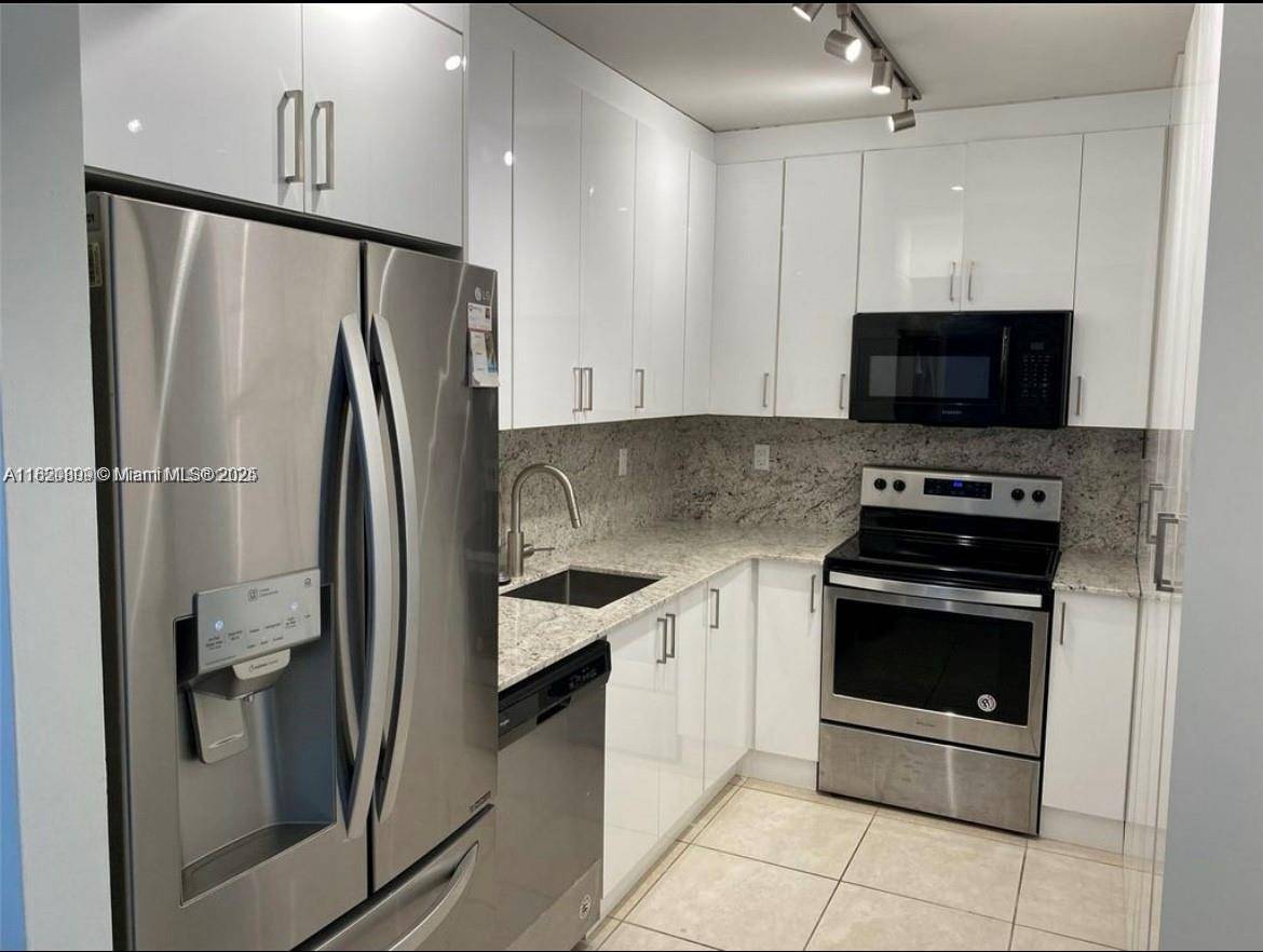 Hallandale Beach, FL 33009,1965 S ocean drive #5B