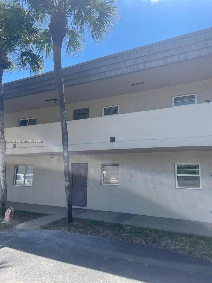 Delray Beach, FL 33445,2900 Fiore Way #1080