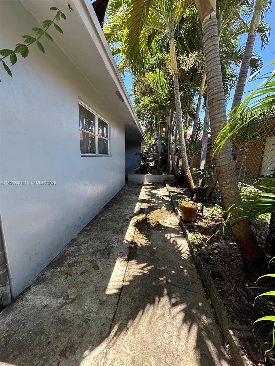 Fort Lauderdale, FL 33304,1241 NE 2nd Ave #1241