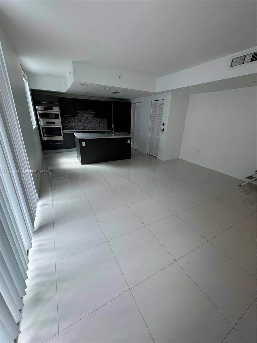 Doral, FL 33178,7875 NW 107th Ave #215