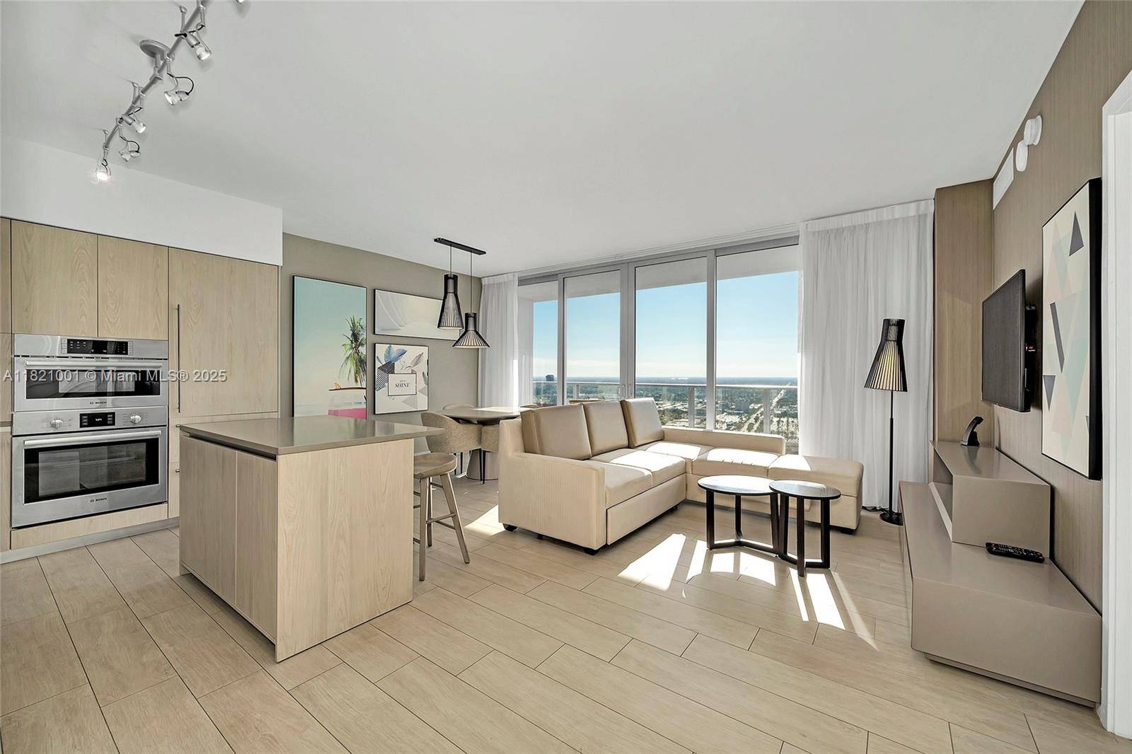 Hollywood, FL 33019,4010 S Ocean Dr #T3706