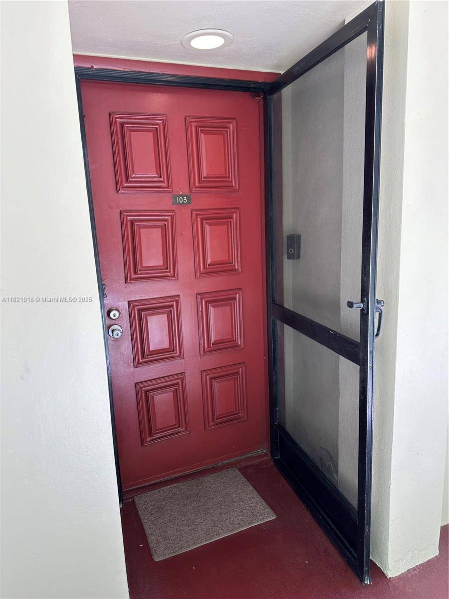 Delray Beach, FL 33484,5160 Las Verdes Cir #103
