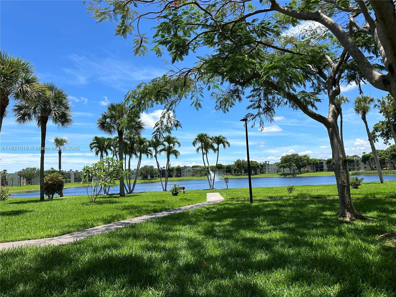 Delray Beach, FL 33484,5160 Las Verdes Cir #103