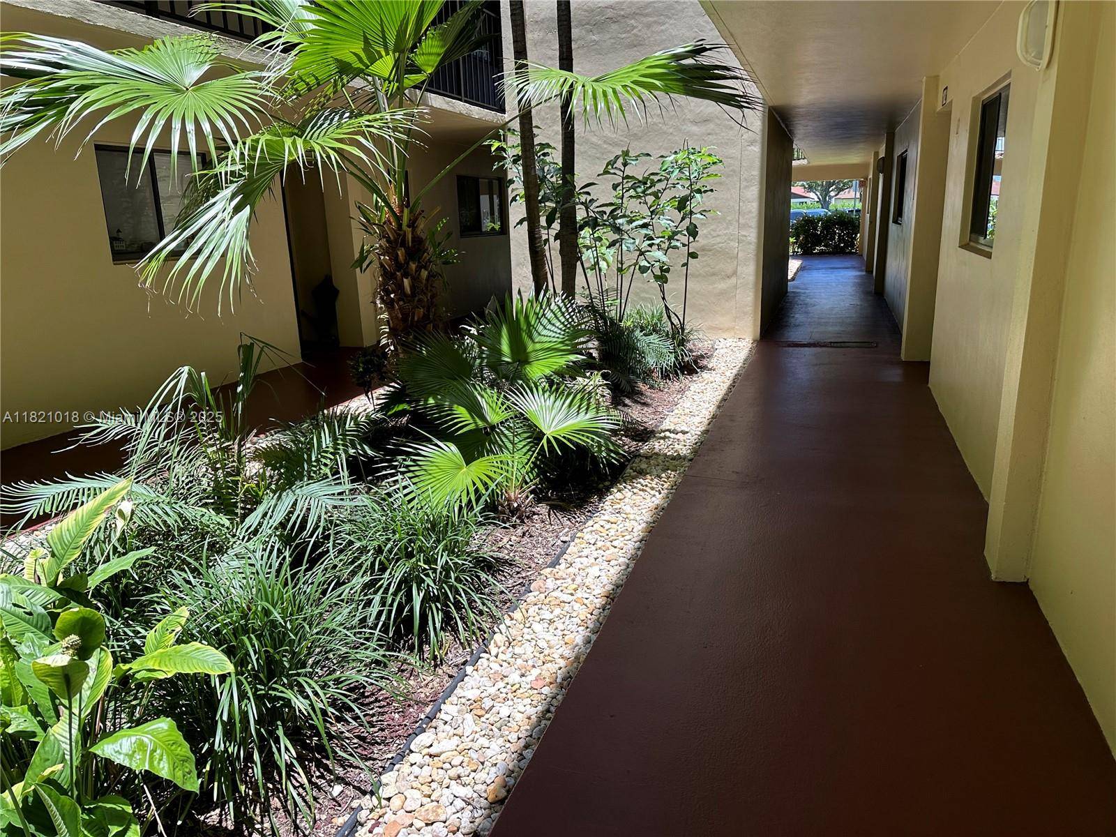 Delray Beach, FL 33484,5160 Las Verdes Cir #103