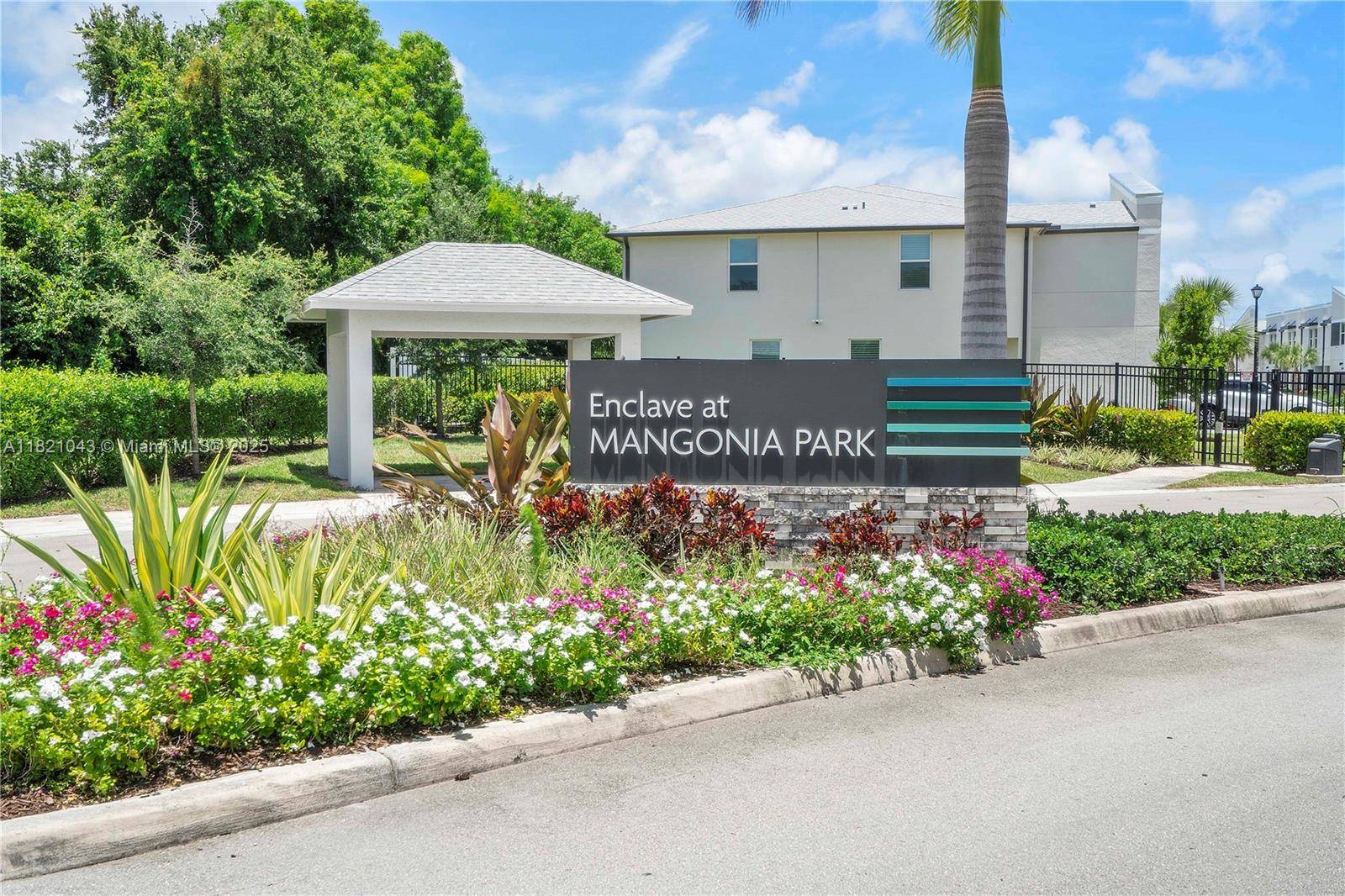 Mangonia Park, FL 33407,5720 Mentmore Dr