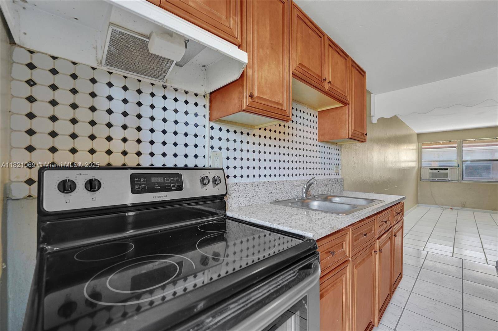 Hollywood, FL 33023,5797 Flagler St #2