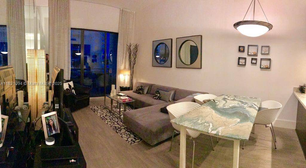 Miami, FL 33131,540 Brickell Key Dr #522