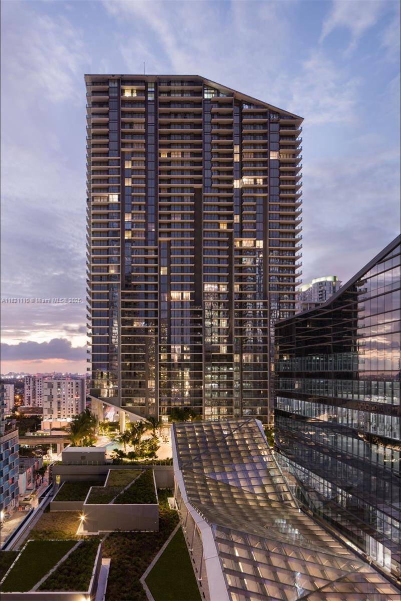Miami, FL 33131,88 SW 7th St #2404