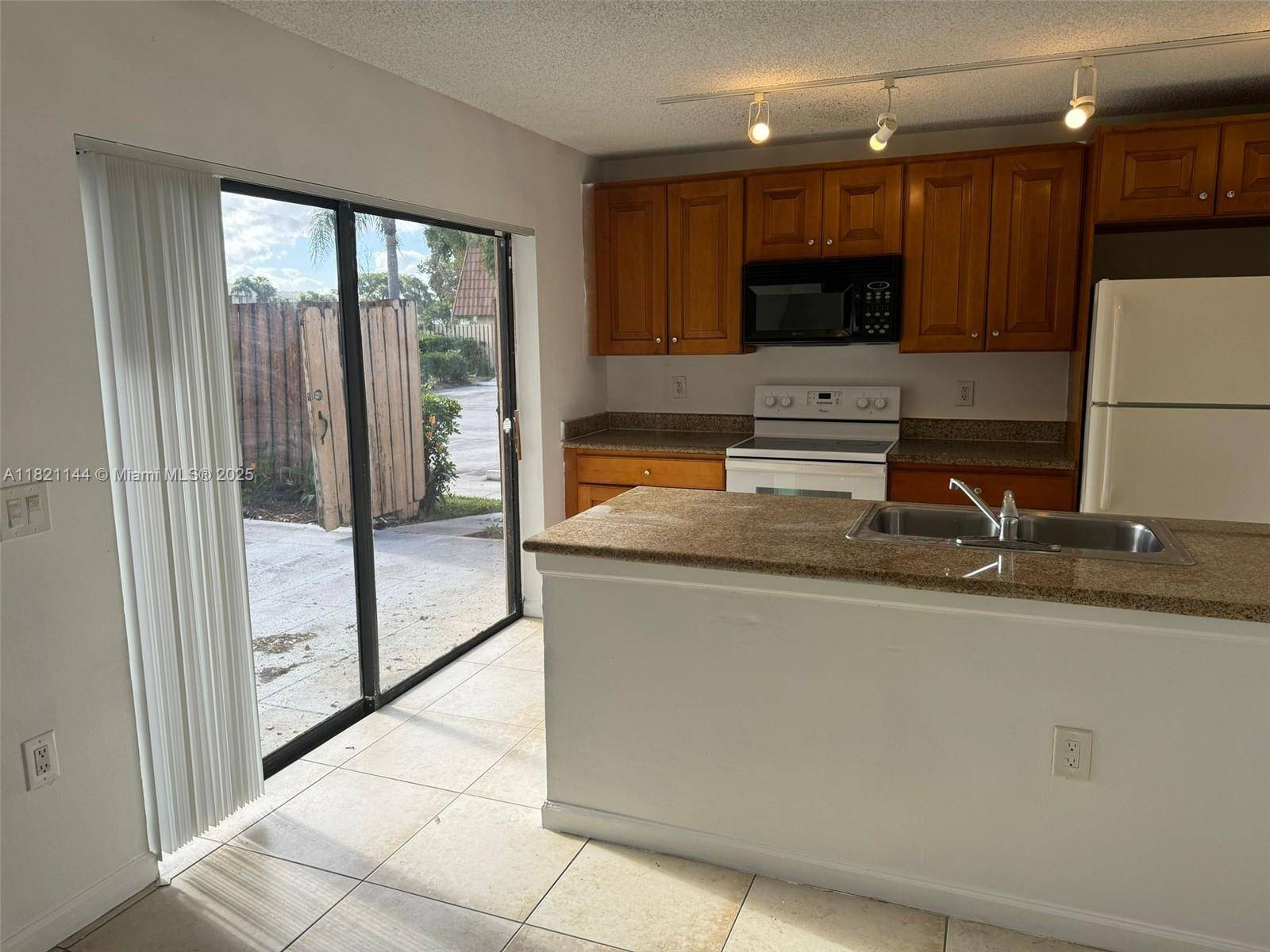 West Palm Beach, FL 33409,540 Green Springs Pl