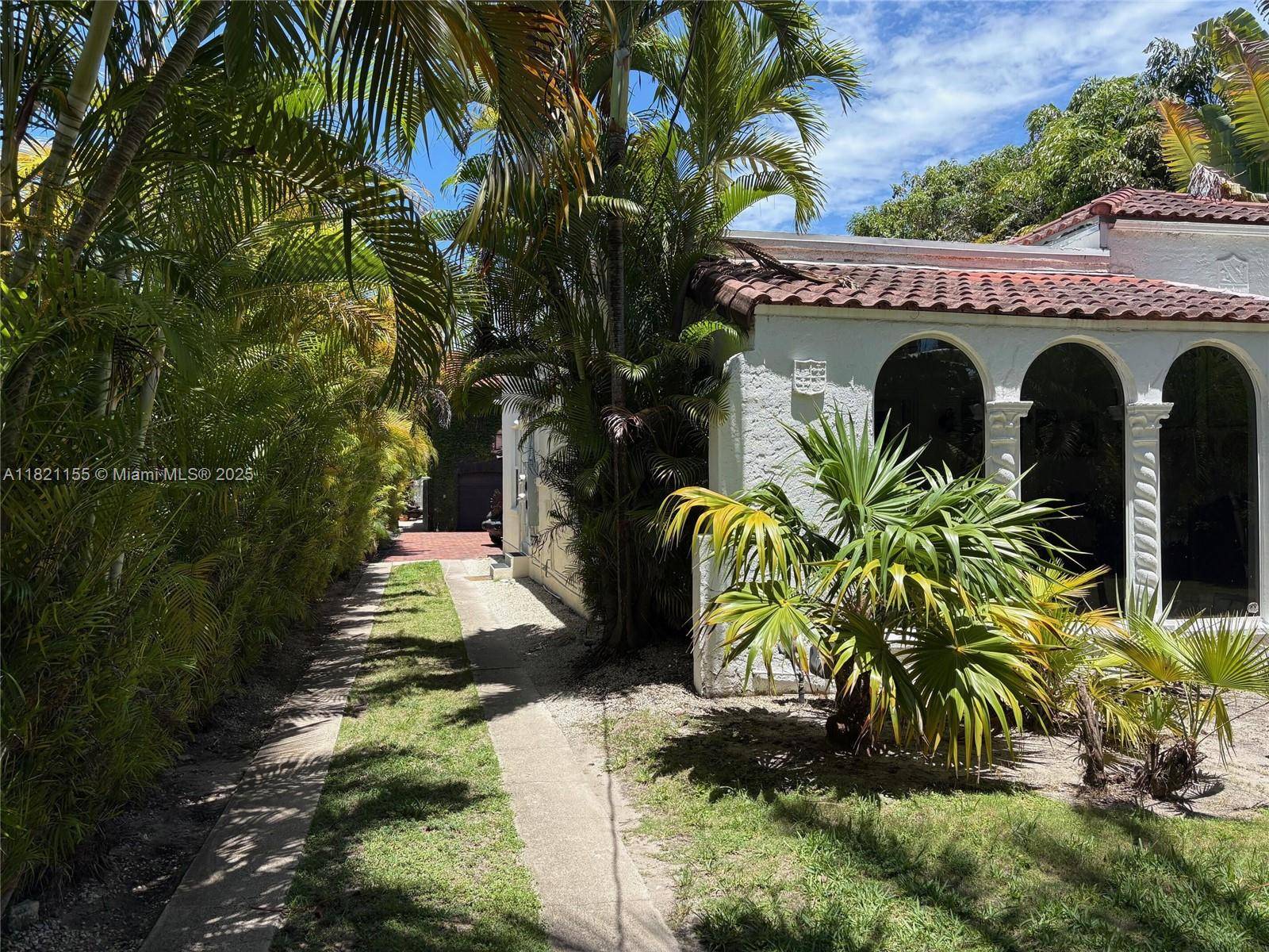 Miami Beach, FL 33140,3767 Royal Palm Ave