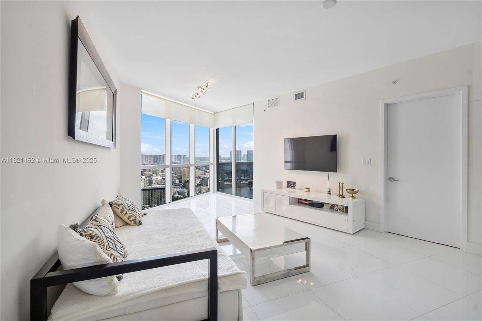 Sunny Isles Beach, FL 33160,18201 Collins Ave #2008