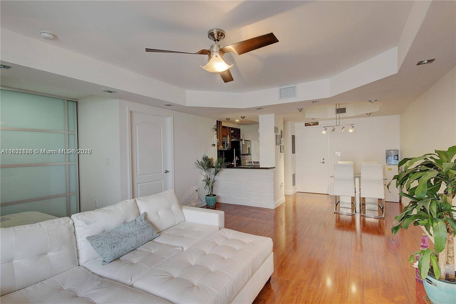 Miami Beach, FL 33139,800 West Ave #409
