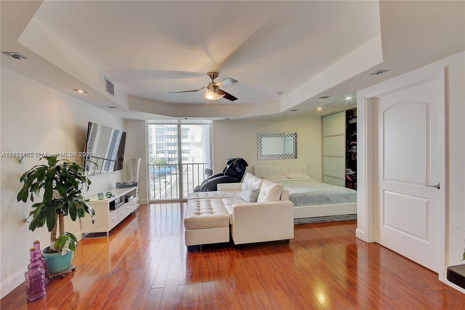 Miami Beach, FL 33139,800 West Ave #409