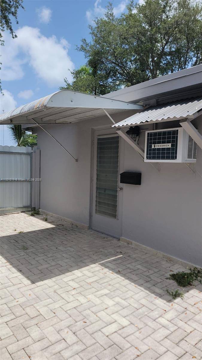 West Park, FL 33023,sw 32 SW 4111 SW 32 STREET