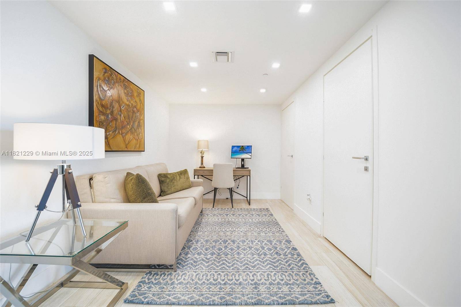 Miami, FL 33131,1300 Brickell Bay Dr #3004