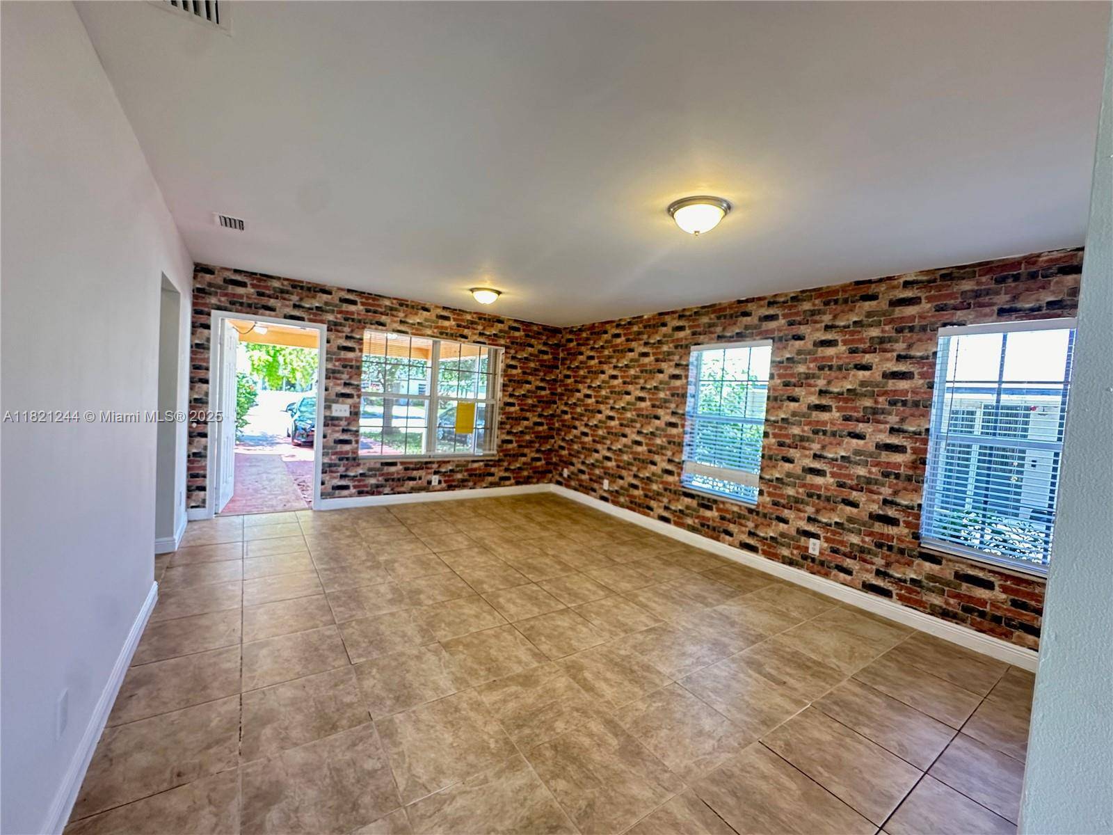 Hollywood, FL 33020,2235 Farragut St