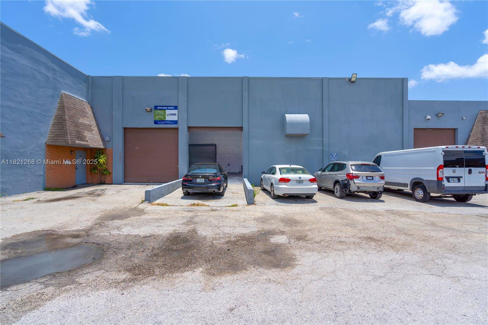 Medley, FL 33166,7460 NW 82nd #7500
