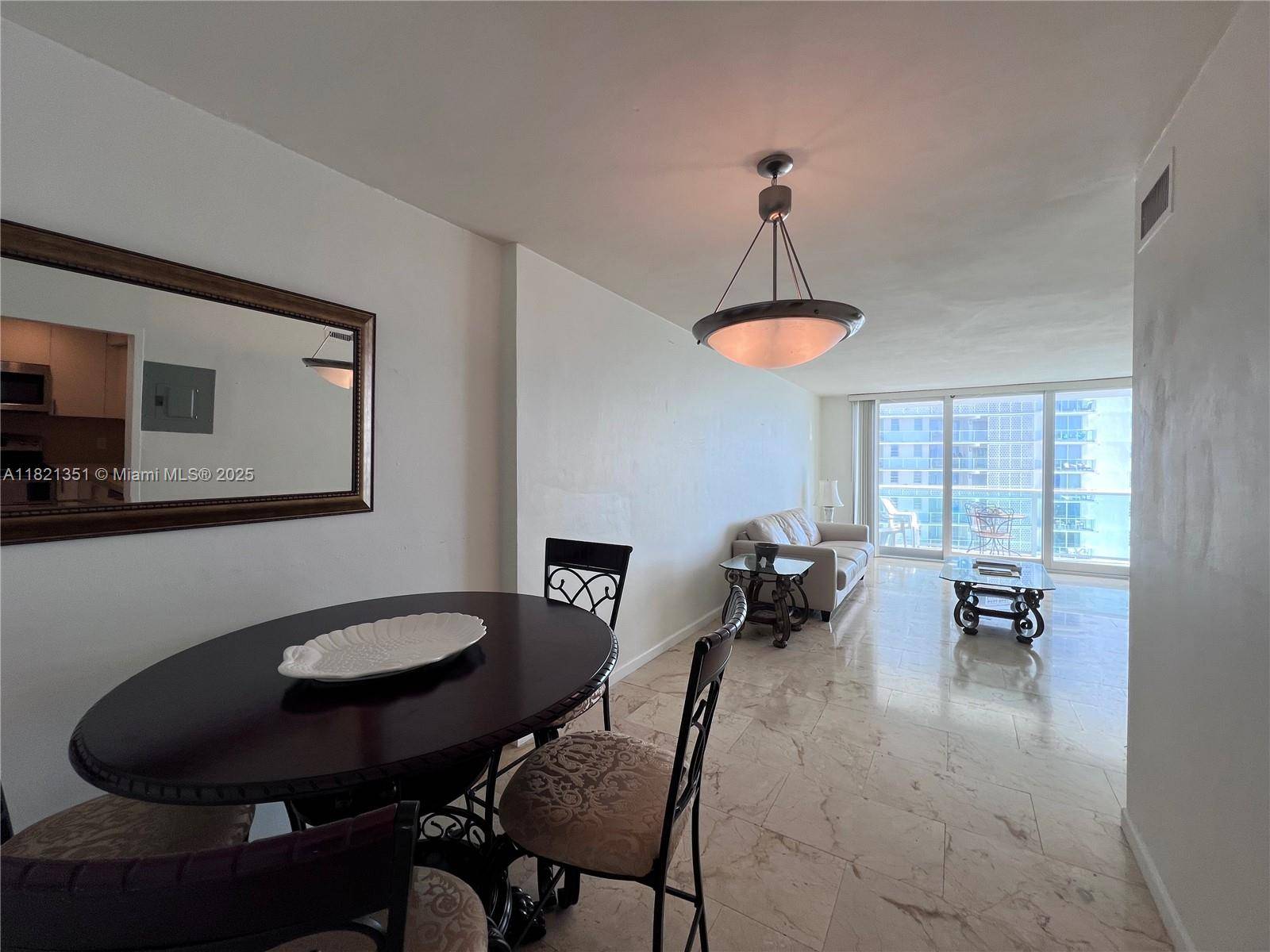 Miami Beach, FL 33139,1000 West Ave #526