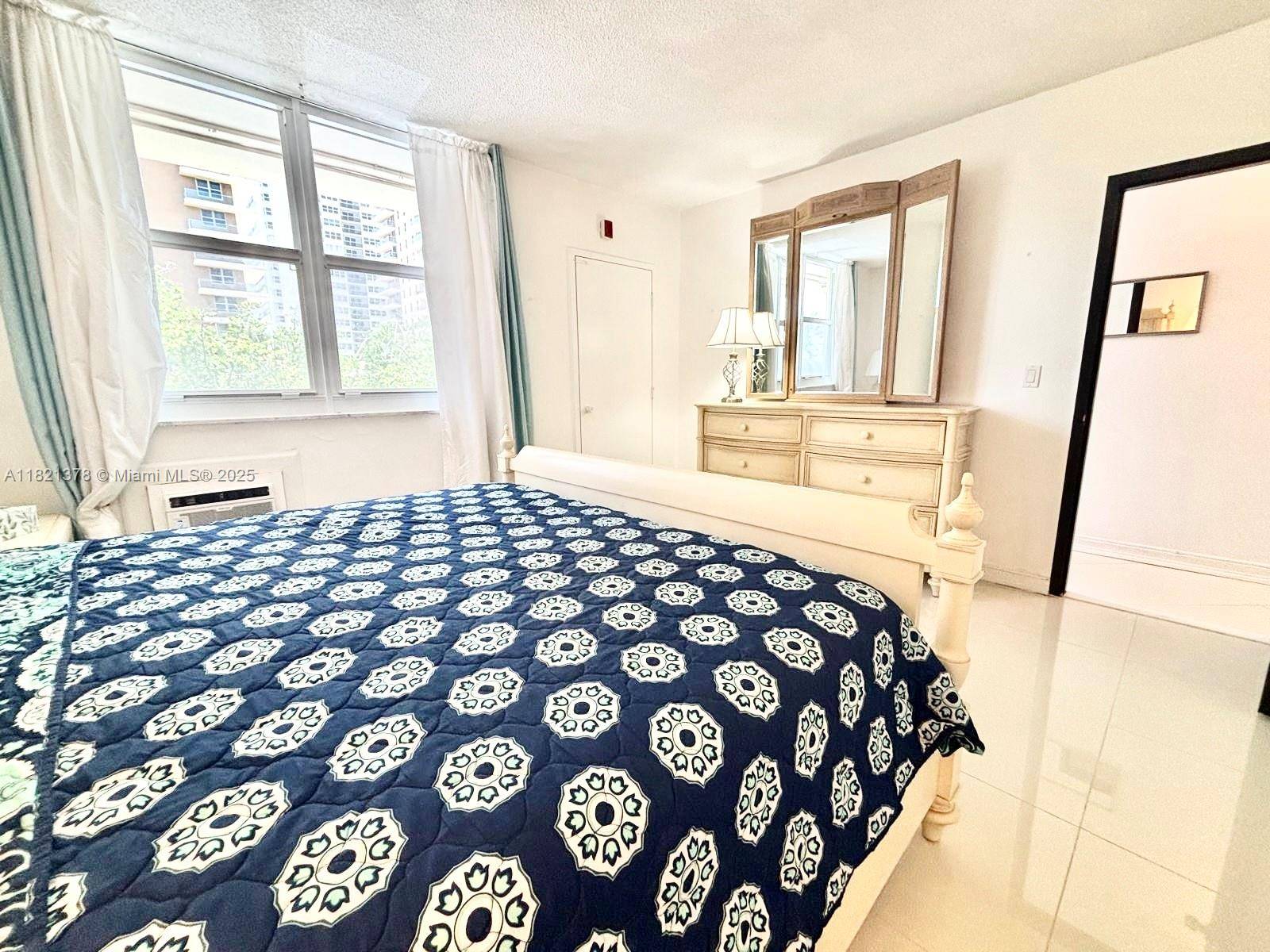 Hallandale Beach, FL 33009,1936 S Ocean Dr #7C